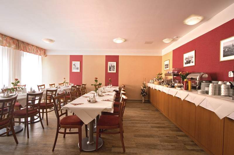 Hotel Seifert Prag Restoran fotoğraf